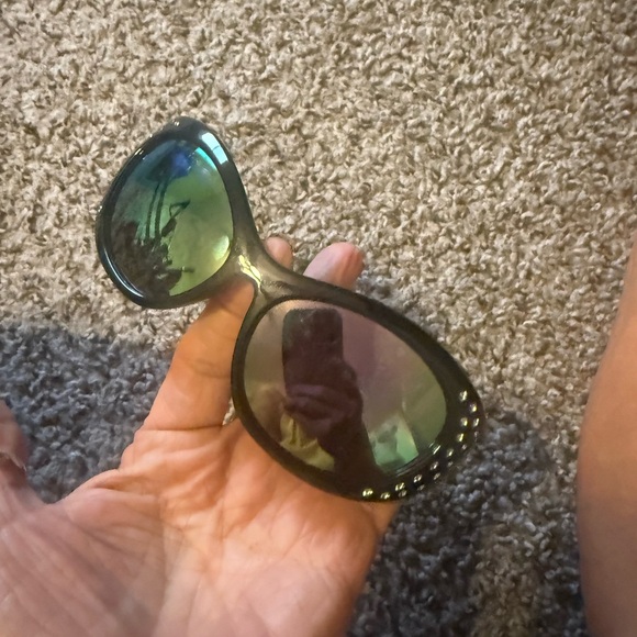 Women’s Black Sunglasses with Green Mirrored Lenses 1 - Picture 5 of 6